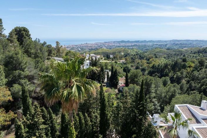 Image No.2-6 Bed Villa for sale