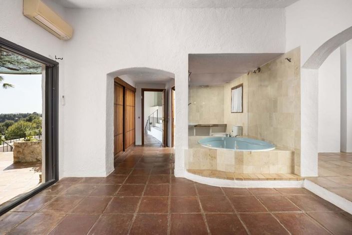 Image No.24-6 Bed Villa for sale