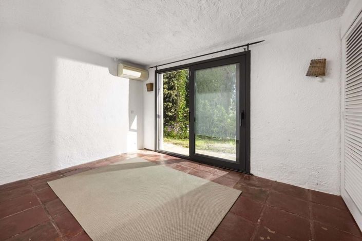 Image No.25-6 Bed Villa for sale