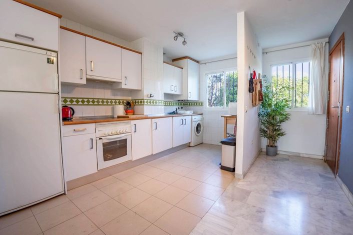 Image No.18-2 Bed Apartment for sale