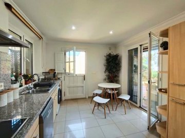 1447-645330-78d1f4f8b6655591b02d22fabb36a692d