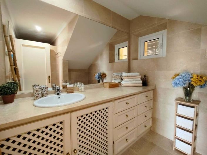 Image No.18-3 Bed Villa for sale