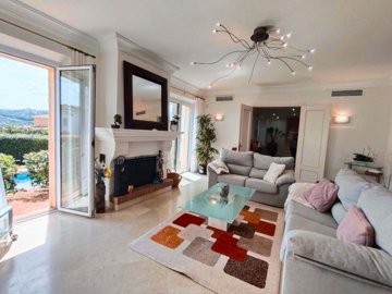 1447-645330-78d1f4f8b6655591b02d22fabb36a692d