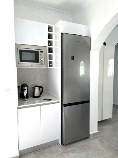 Image No.10-2 Bed Property for sale