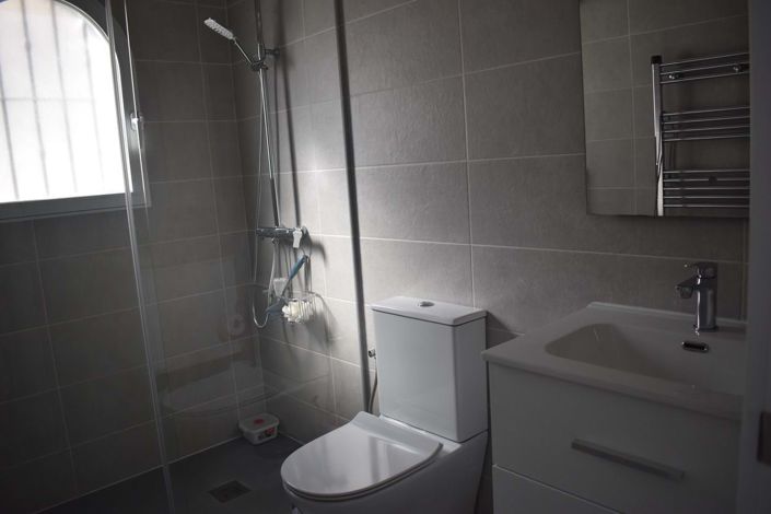 Image No.15-2 Bed Property for sale