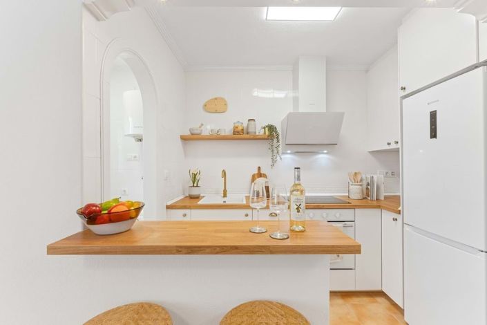 Image No.16-2 Bed Townhouse for sale