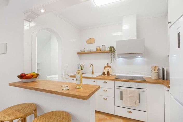 Image No.17-2 Bed Townhouse for sale