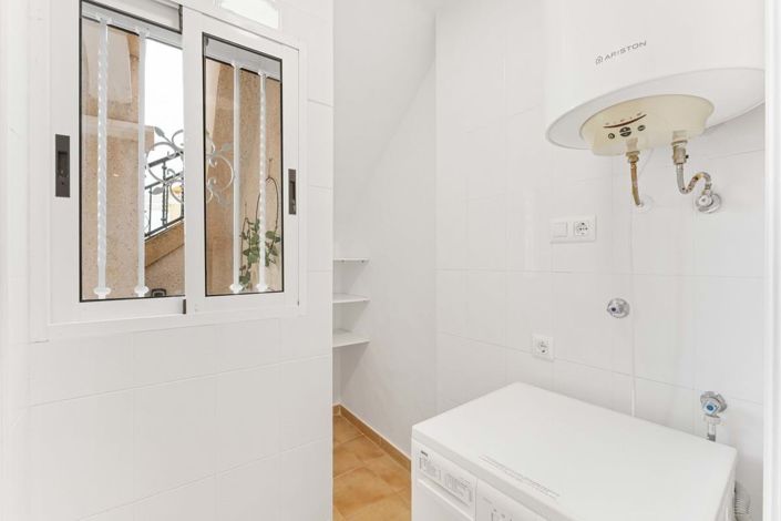 Image No.19-2 Bed Townhouse for sale