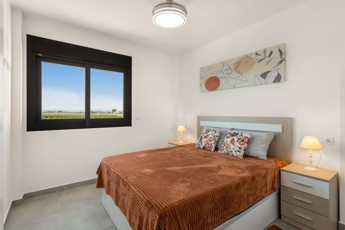 Image No.16-2 Bed Apartment for sale