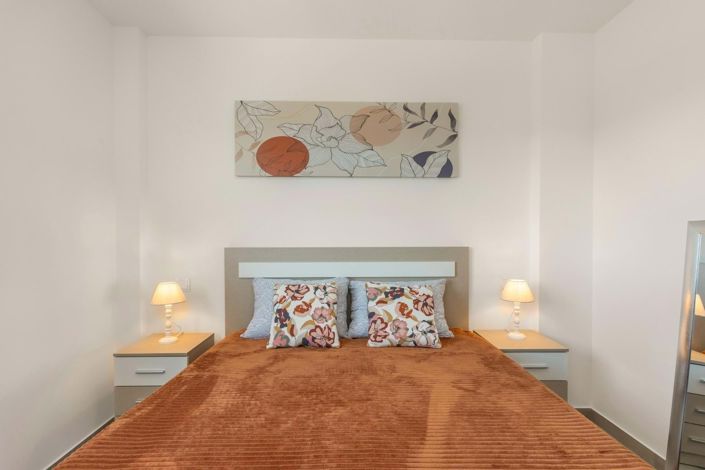 Image No.17-2 Bed Apartment for sale