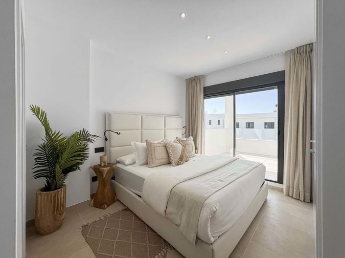 Image No.22-2 Bed Apartment for sale