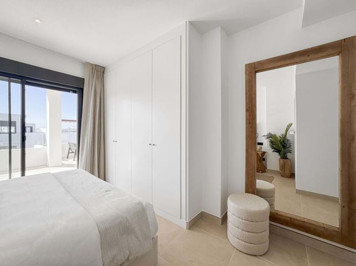 Image No.26-2 Bed Apartment for sale