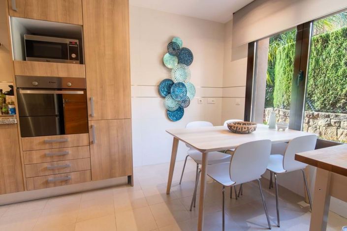 Image No.9-3 Bed Townhouse for sale