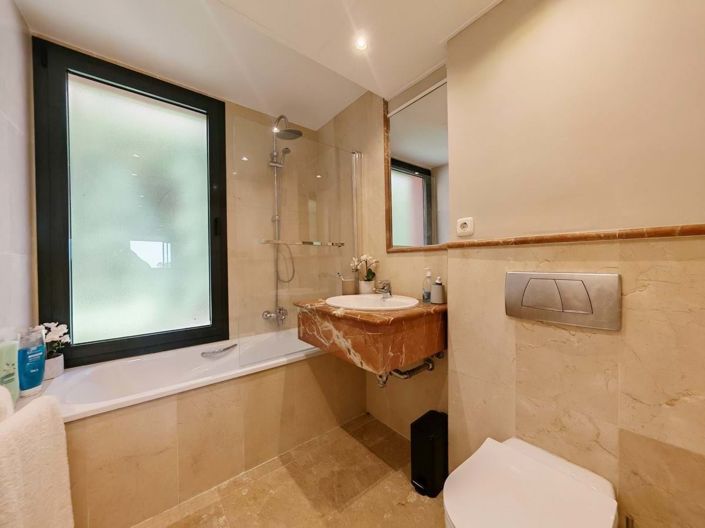 Image No.14-3 Bed Apartment for sale