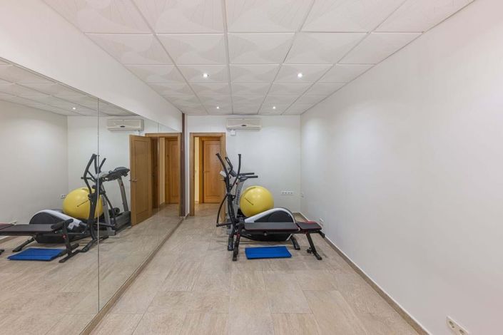 Image No.6-5 Bed Villa for sale