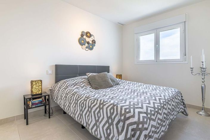 Image No.15-3 Bed Apartment for sale