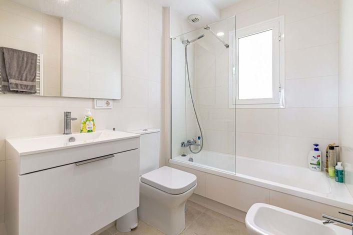 Image No.17-3 Bed Apartment for sale