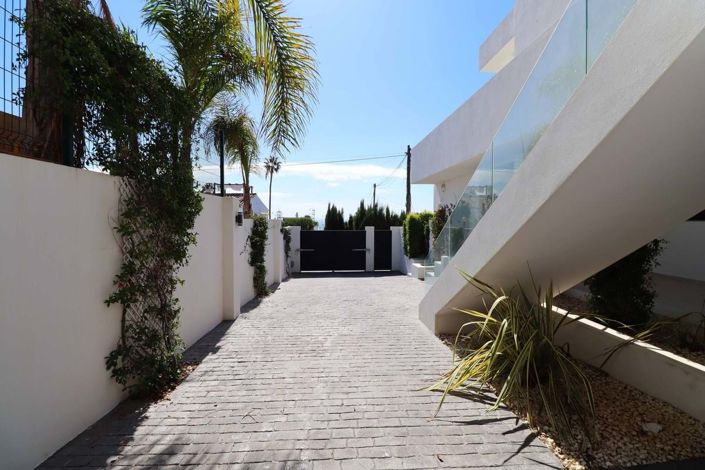 Image No.30-5 Bed Villa for sale