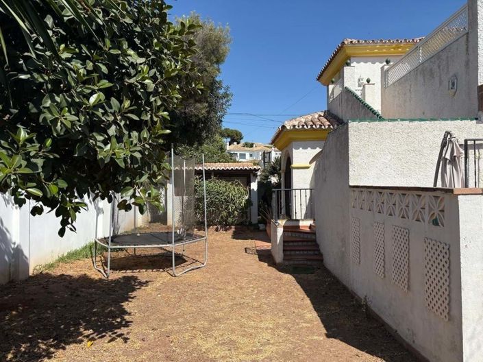 Image No.12-3 Bed Villa for sale