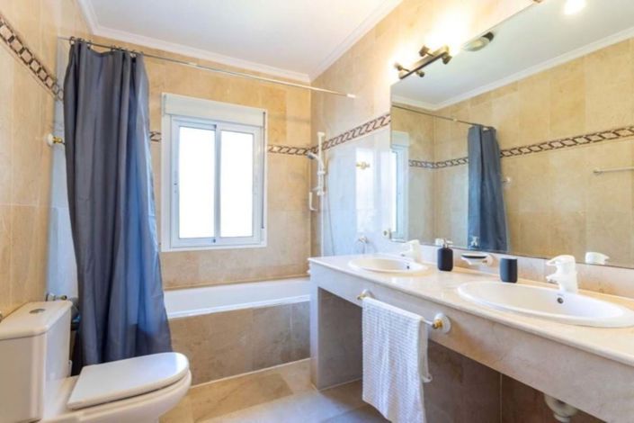 Image No.16-3 Bed Villa for sale