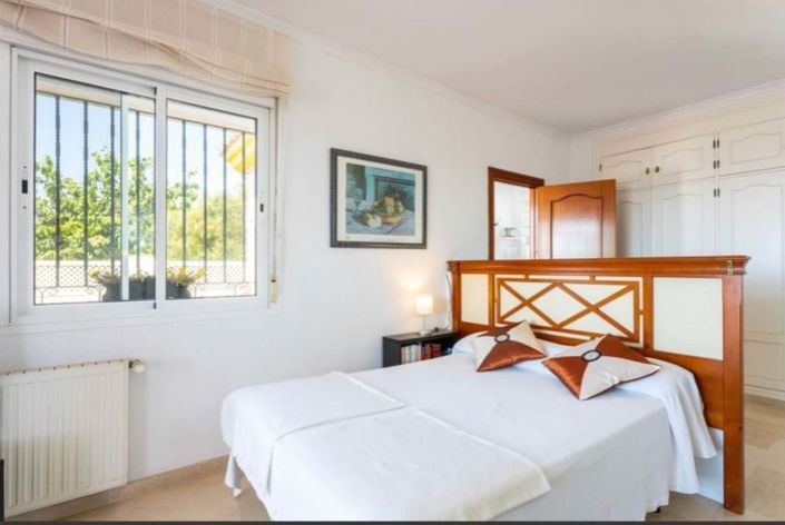 Image No.20-3 Bed Villa for sale