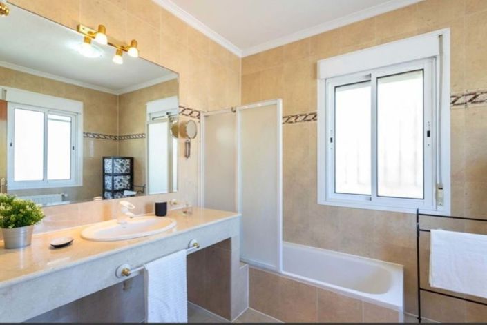 Image No.21-3 Bed Villa for sale