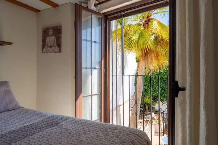 Image No.20-2 Bed Apartment for sale