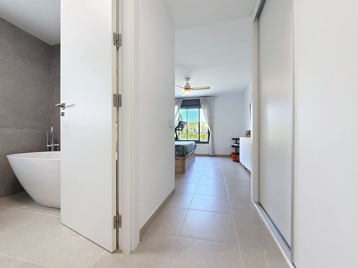 Image No.12-3 Bed Apartment for sale