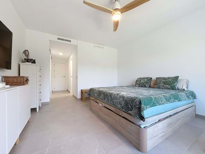 Image No.14-3 Bed Apartment for sale