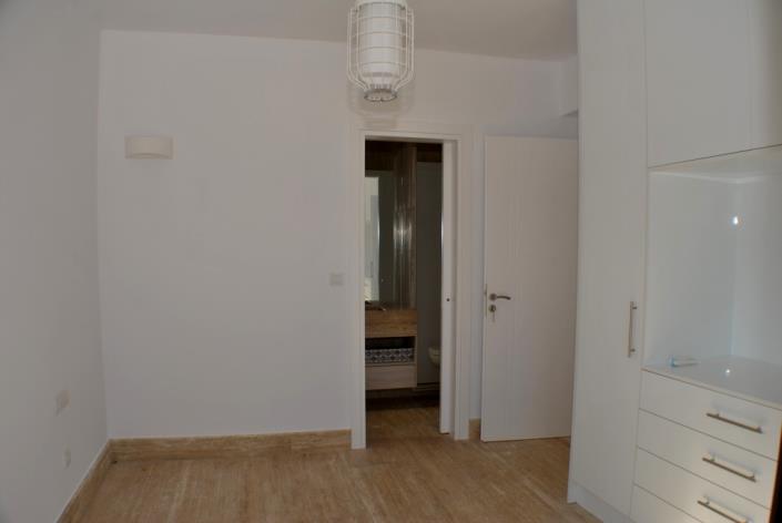 Image No.8-4 Bed Villa / Detached for sale