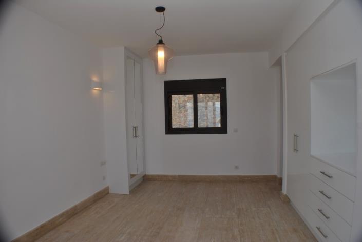 Image No.15-4 Bed Villa / Detached for sale