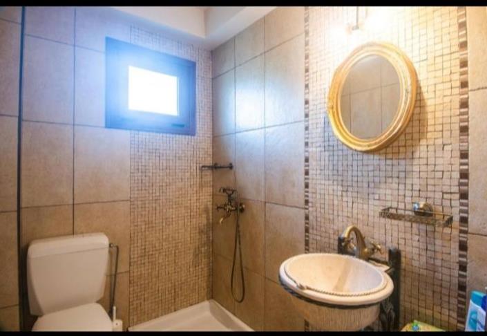 Image No.13-5 Bed Villa / Detached for sale