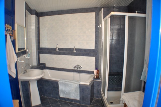 Image No.20-3 Bed House for sale