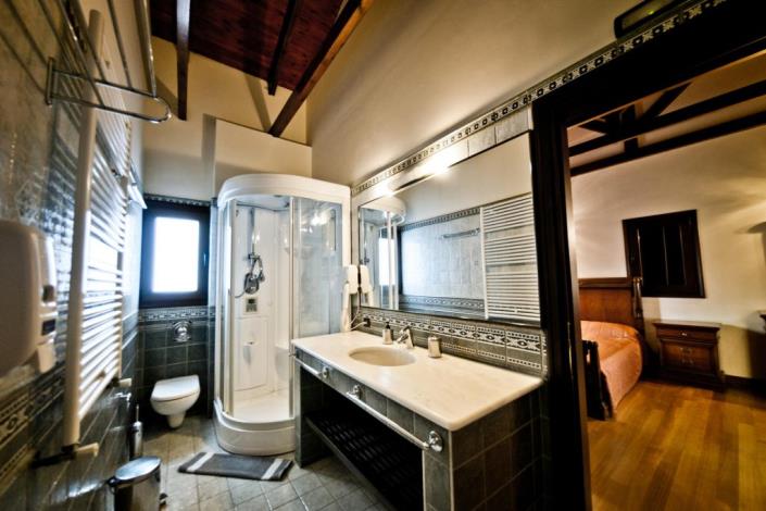 Image No.16-4 Bed Villa / Detached for sale