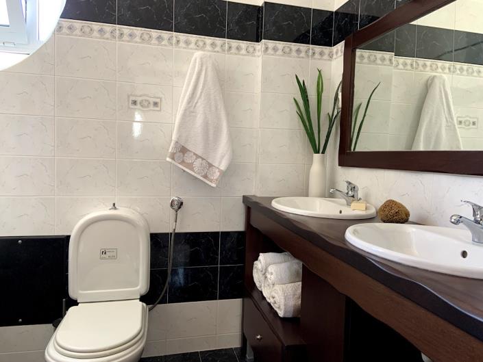 Image No.17-3 Bed Villa / Detached for sale