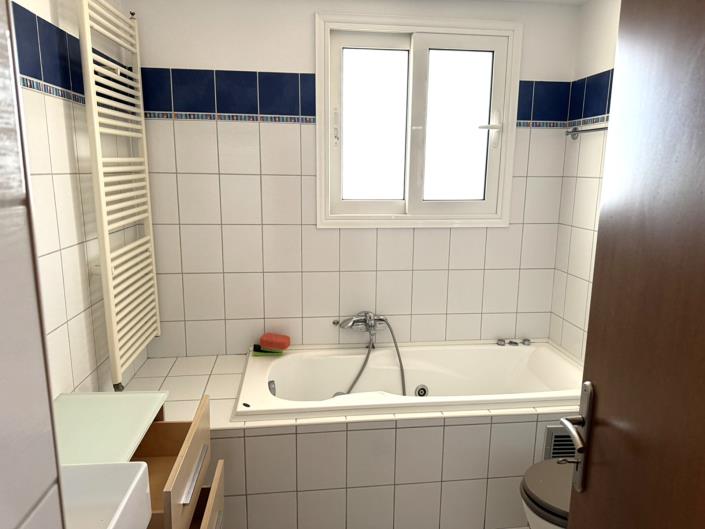 Image No.12-3 Bed Apartment for sale