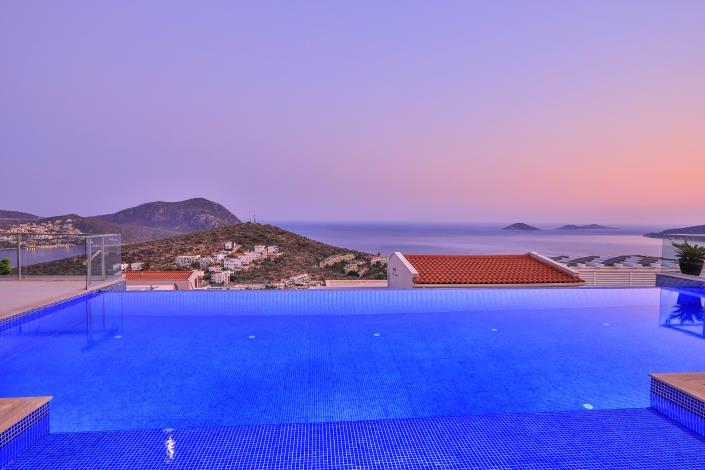 Image No.49-4 Bed Villa / Detached for sale