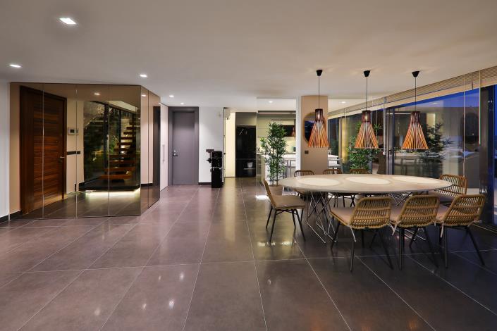 Image No.53-4 Bed Villa / Detached for sale