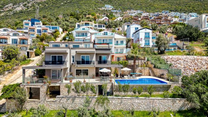Image No.1-4 Bed Villa / Detached for sale