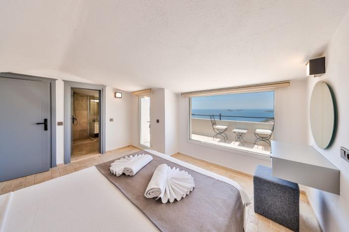 Image No.21-4 Bed Villa / Detached for sale