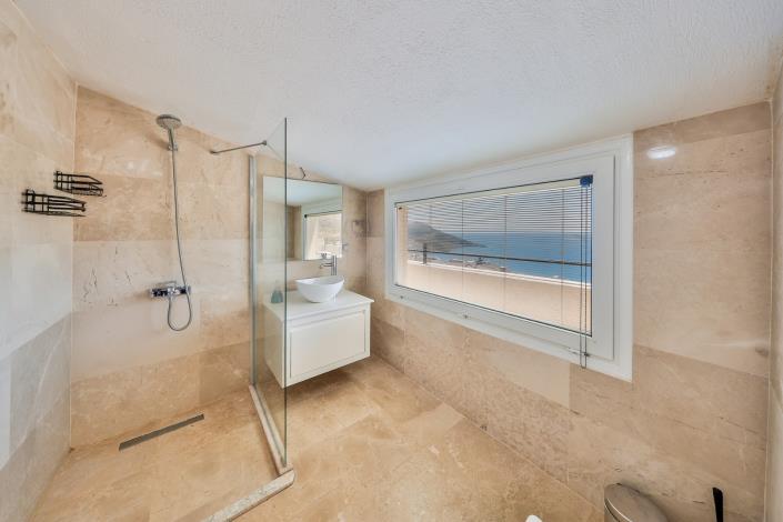 Image No.29-4 Bed Villa / Detached for sale