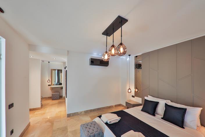 Image No.14-6 Bed Villa / Detached for sale