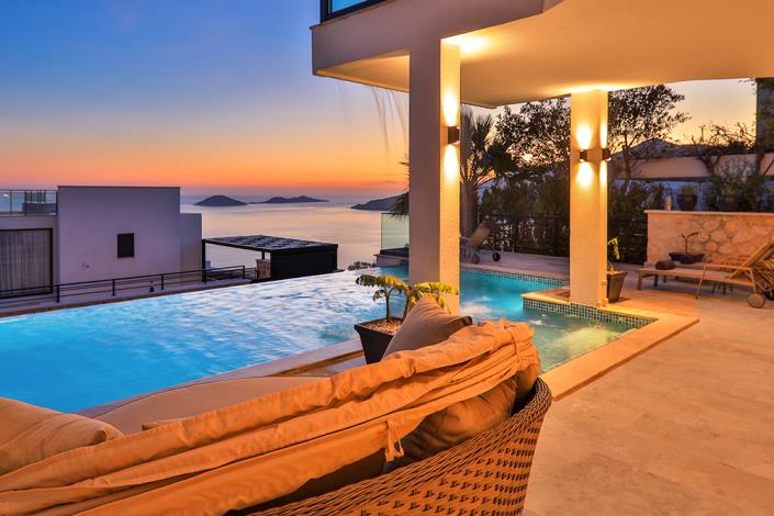 Image No.56-6 Bed Villa / Detached for sale