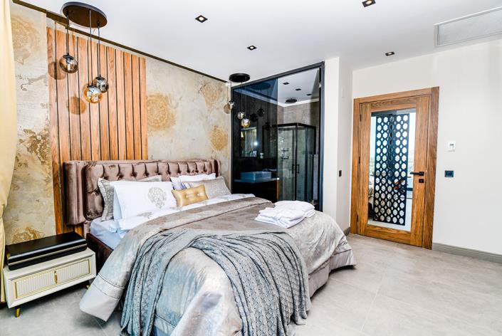 Image No.55-5 Bed Villa / Detached for sale