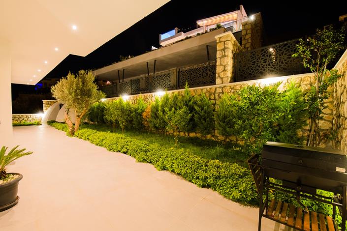 Image No.8-5 Bed Villa / Detached for sale