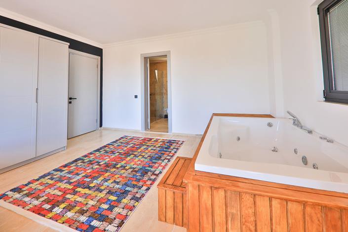 Image No.33-3 Bed Villa / Detached for sale