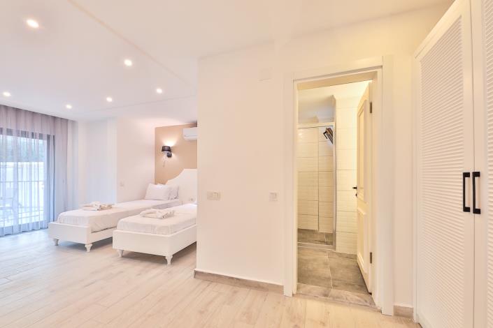 Image No.18-3 Bed Villa for sale