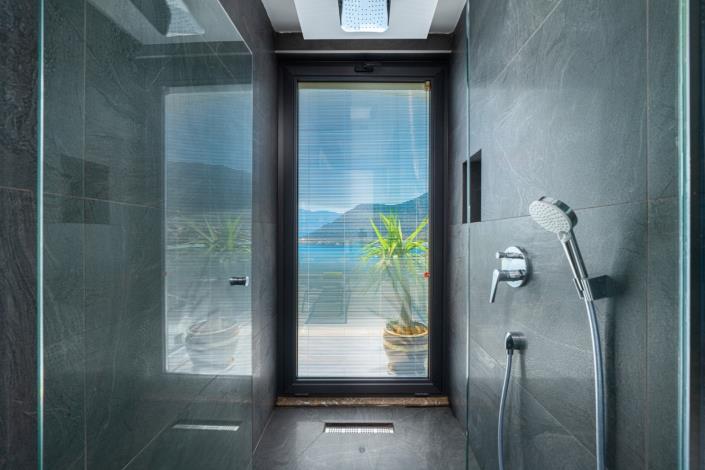 Image No.13-5 Bed Villa / Detached for sale