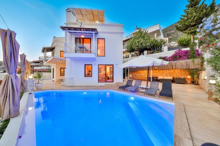 Image No.3-4 Bed Villa / Detached for sale