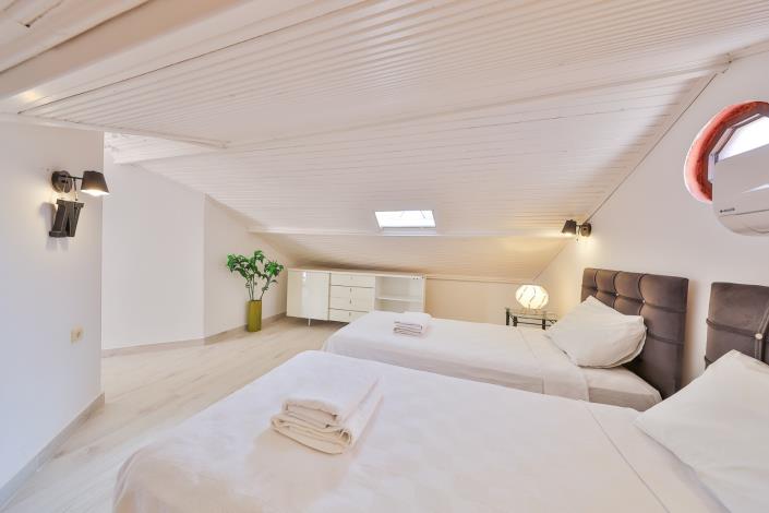 Image No.38-4 Bed Villa / Detached for sale